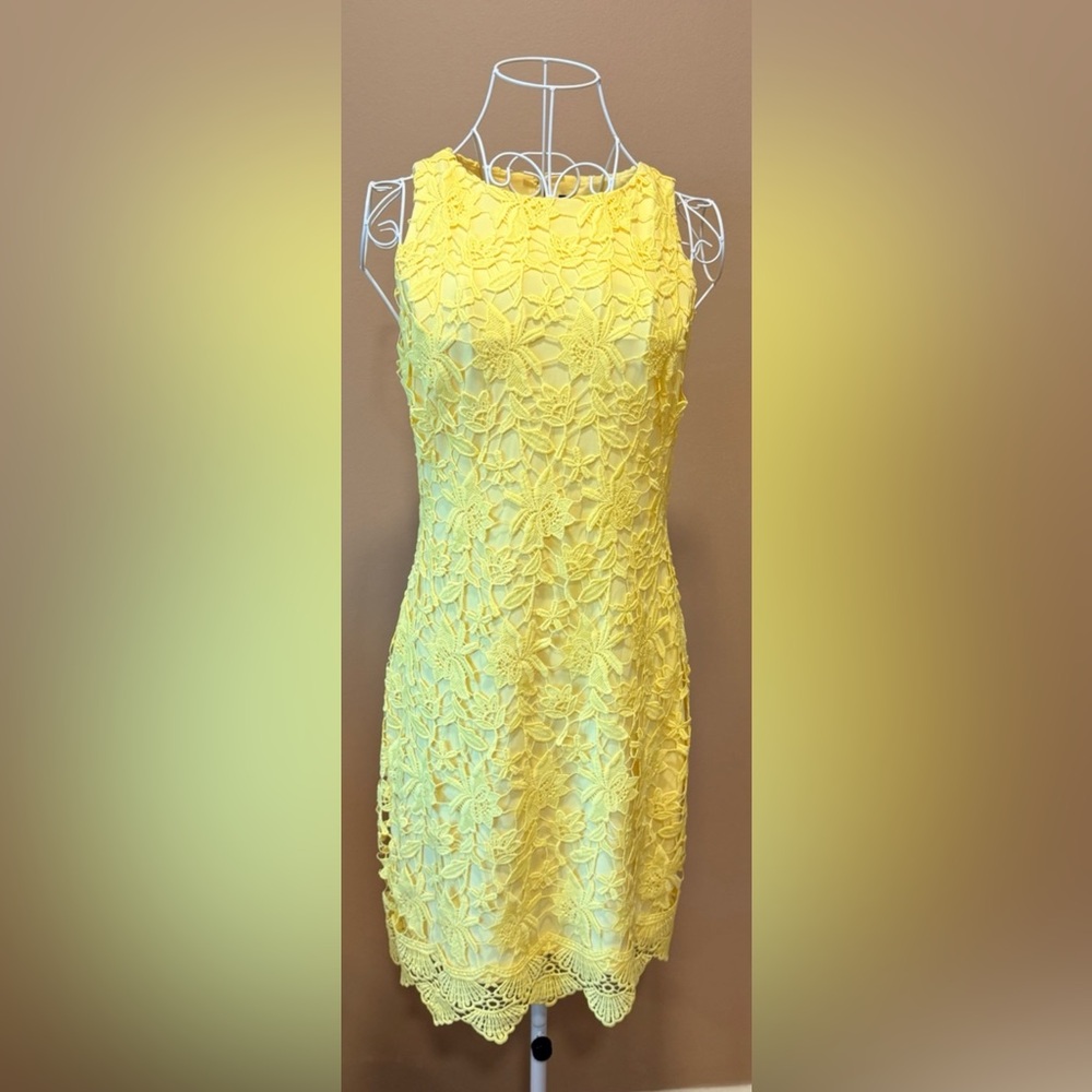 Lauren Ralph Lauren Yellow Floral Lace Sheath Dress Scalloped Hem Size 2 - Picture 2 of 7